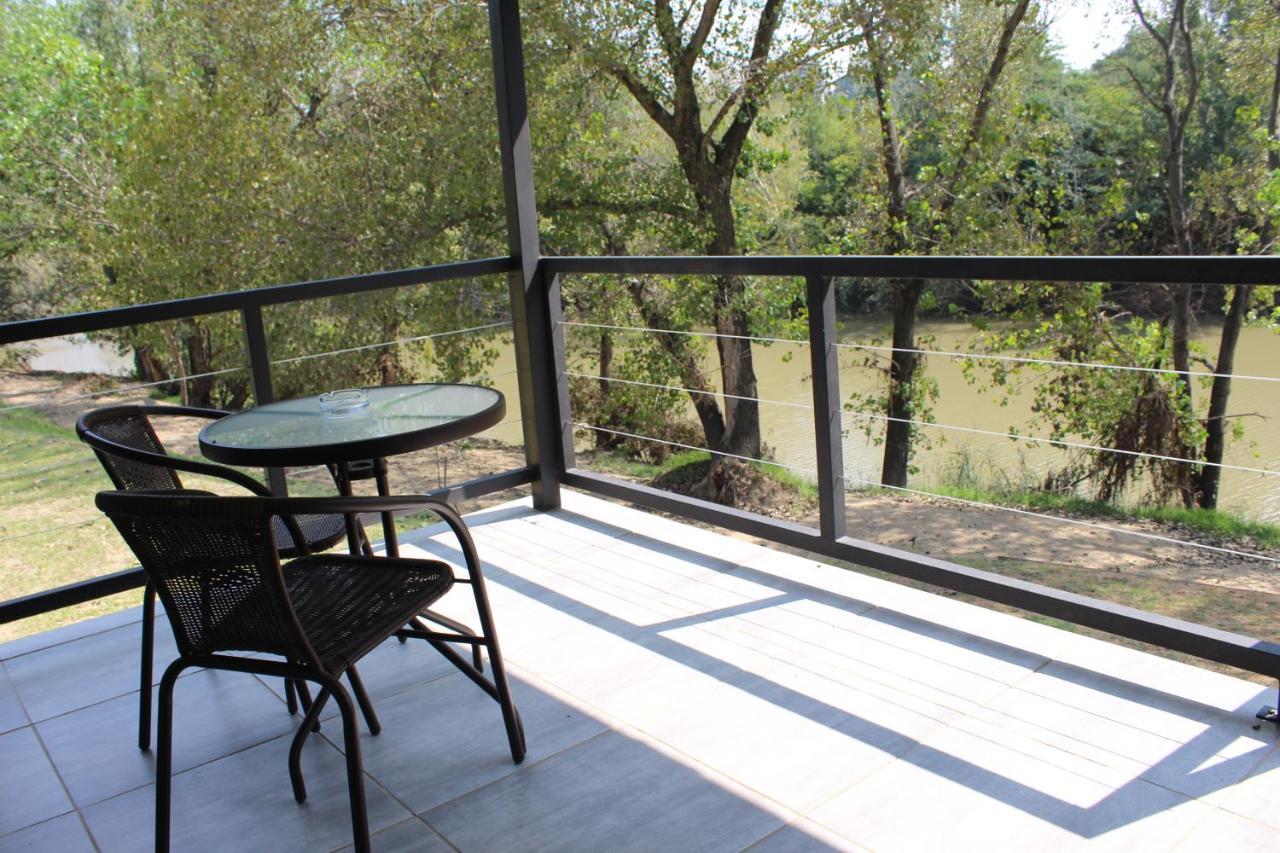 At The River Guest House ครูนชตัด ภายนอก รูปภาพ