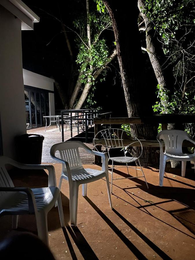At The River Guest House ครูนชตัด ภายนอก รูปภาพ