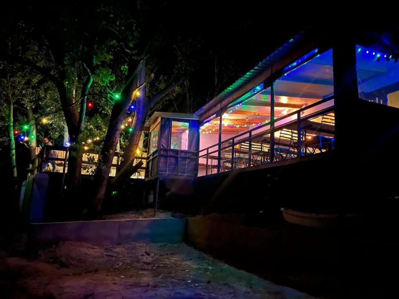 At The River Guest House ครูนชตัด ภายนอก รูปภาพ